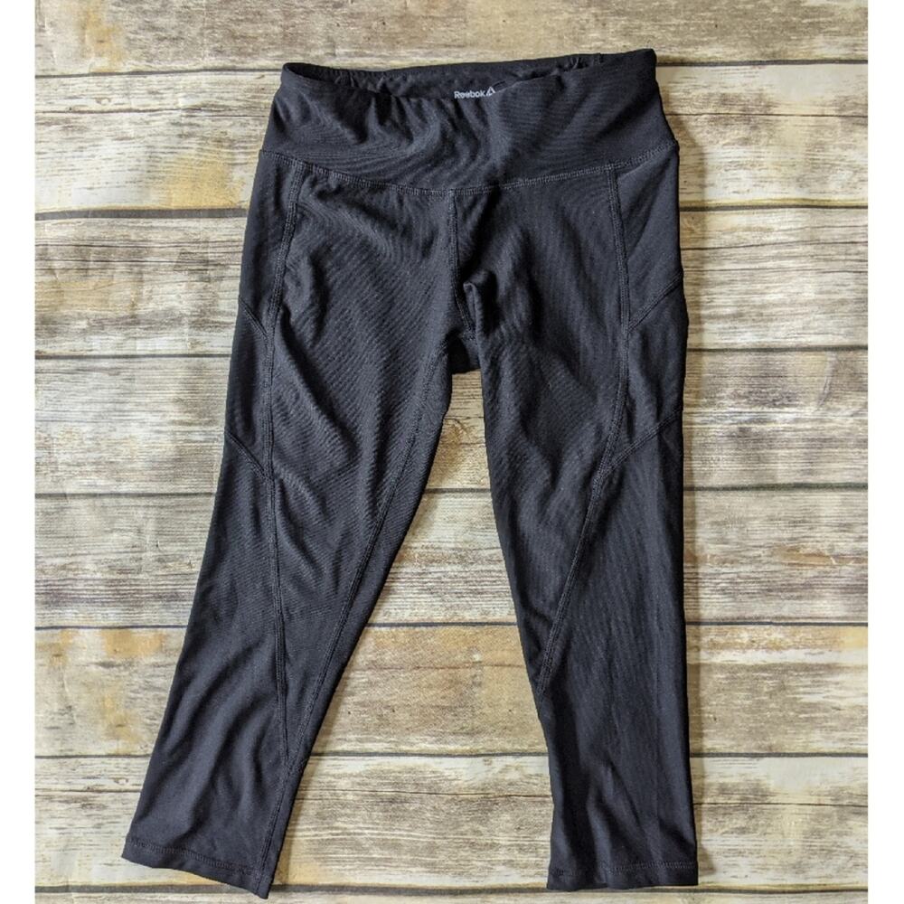 Reebok Cropped Black Workout Leggings sz XS